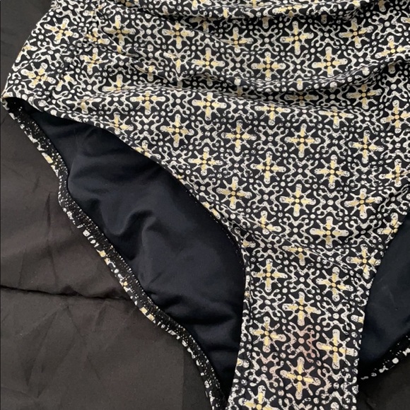 Nip Tuck One Piece Swim Size 6 - Picture 3 of 10